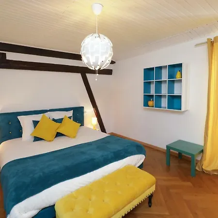 Maison Centre Jacuzzi Jardin Et Climatisation Semesterbostad *