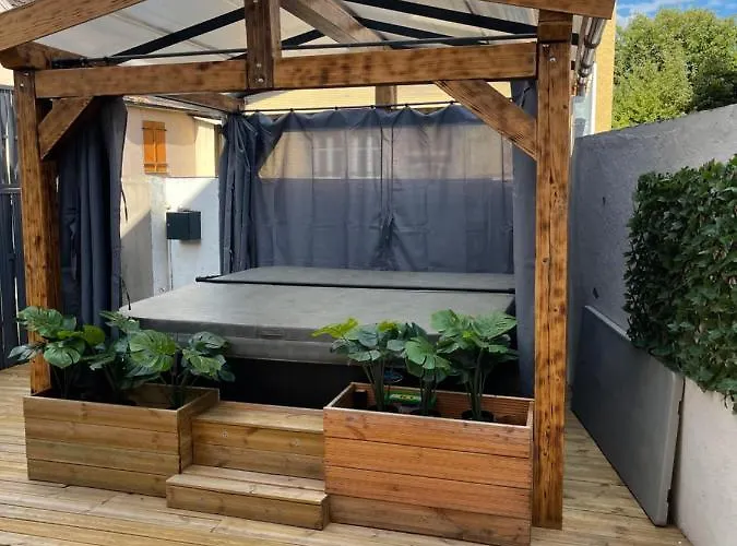 Maison Centre Jacuzzi Jardin Et Climatisation